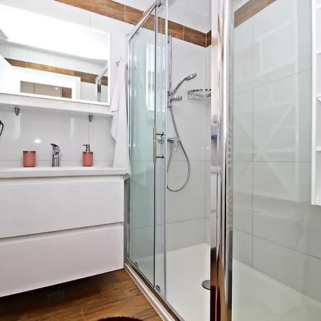 Blue Lagoon Apartment *